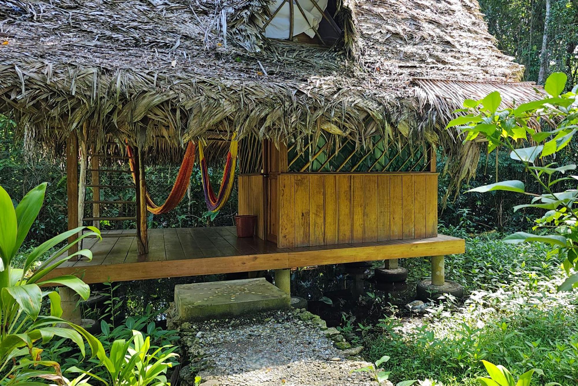 El Hotelito Perdido Izabal